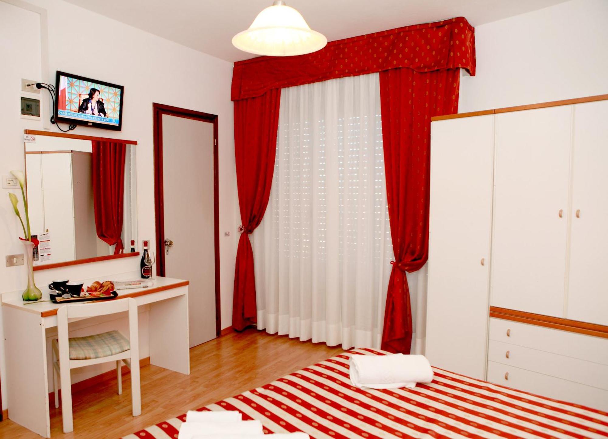 Hotel American Lido di Jesolo Buitenkant foto