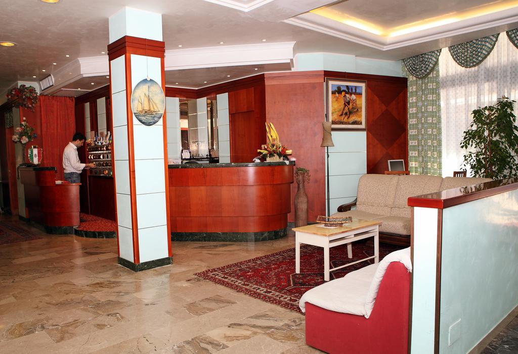 Hotel American Lido di Jesolo Buitenkant foto