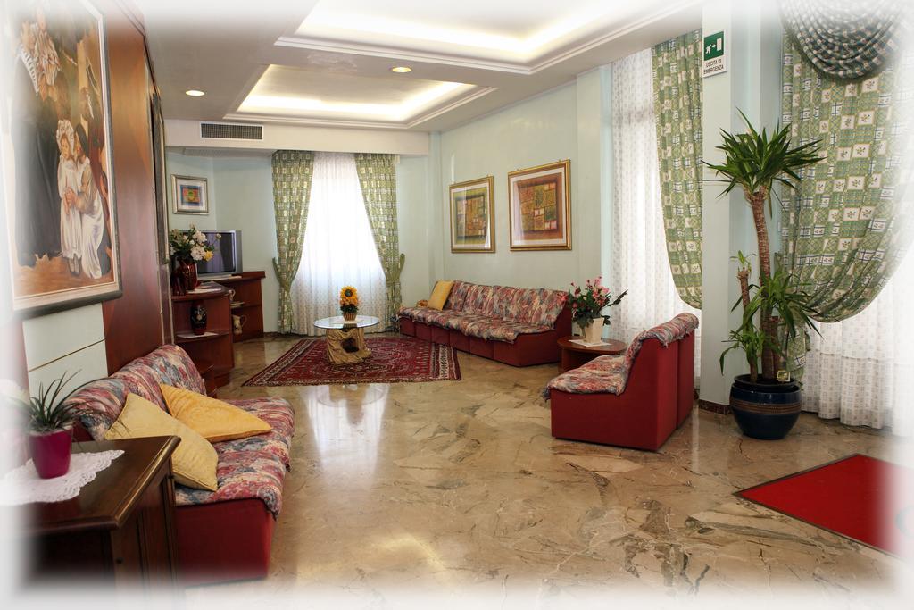 Hotel American Lido di Jesolo Buitenkant foto