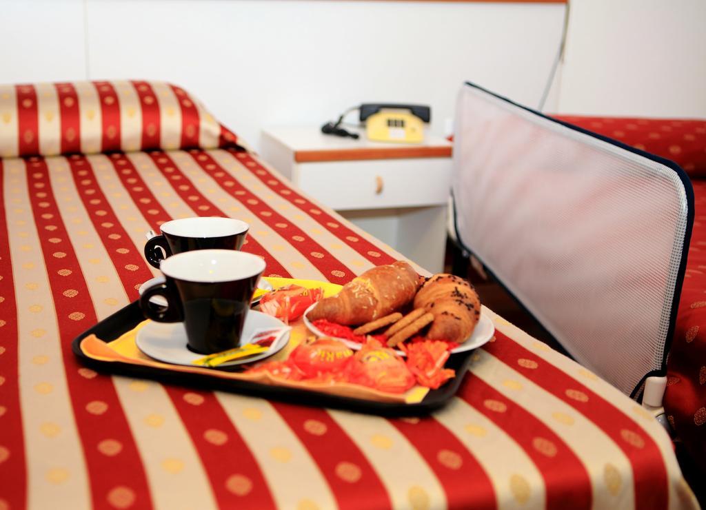 Hotel American Lido di Jesolo Buitenkant foto