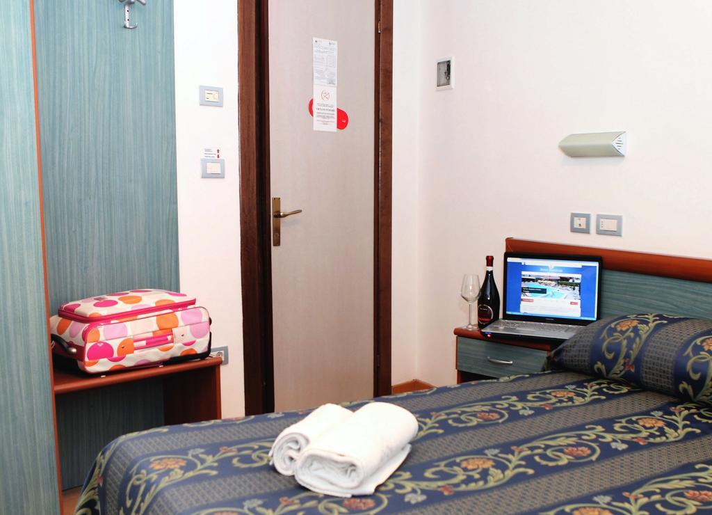 Hotel American Lido di Jesolo Buitenkant foto